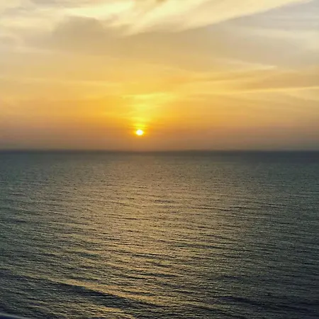 Aparta Vista Al Mar - Cerca Aeropuerto Apartamento