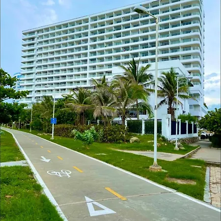 Aparta Vista Al Mar - Cerca Aeropuerto Apartamento *